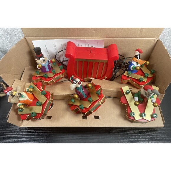 Mr. Christmas Looney Tunes Ornaments Musical Holiday 1997 Plays 20 Song With Box - Picture 2 of 16